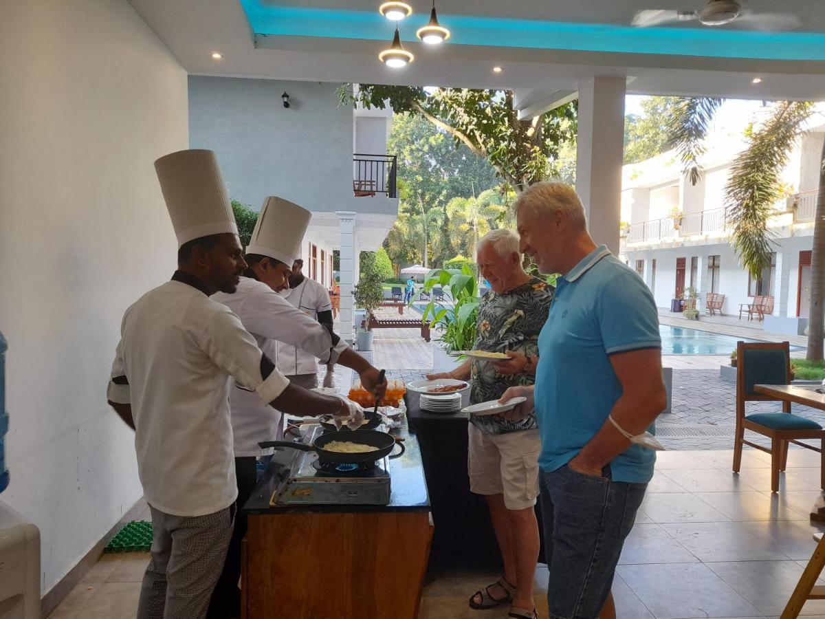 Royal Reach Udawalawe Hotel Buitenkant foto
