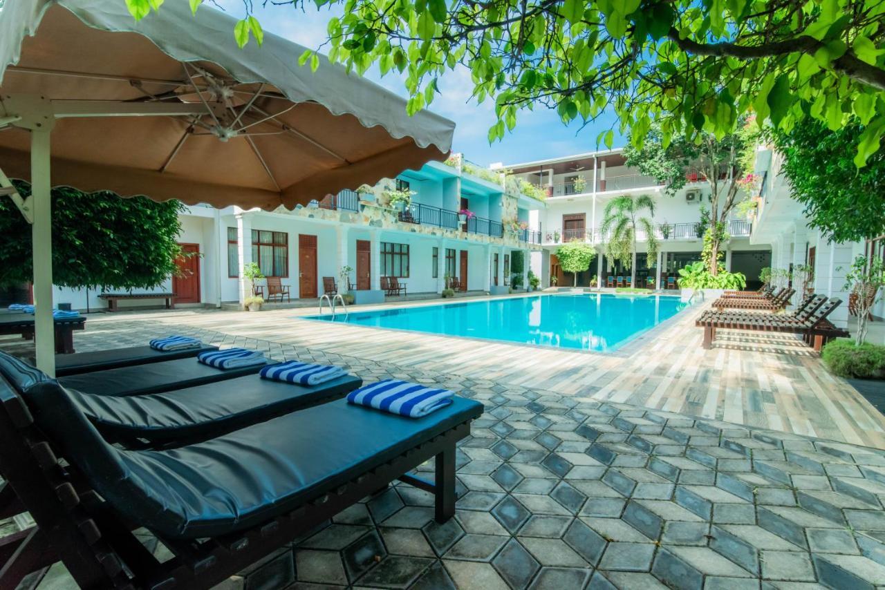 Royal Reach Udawalawe Hotel Buitenkant foto