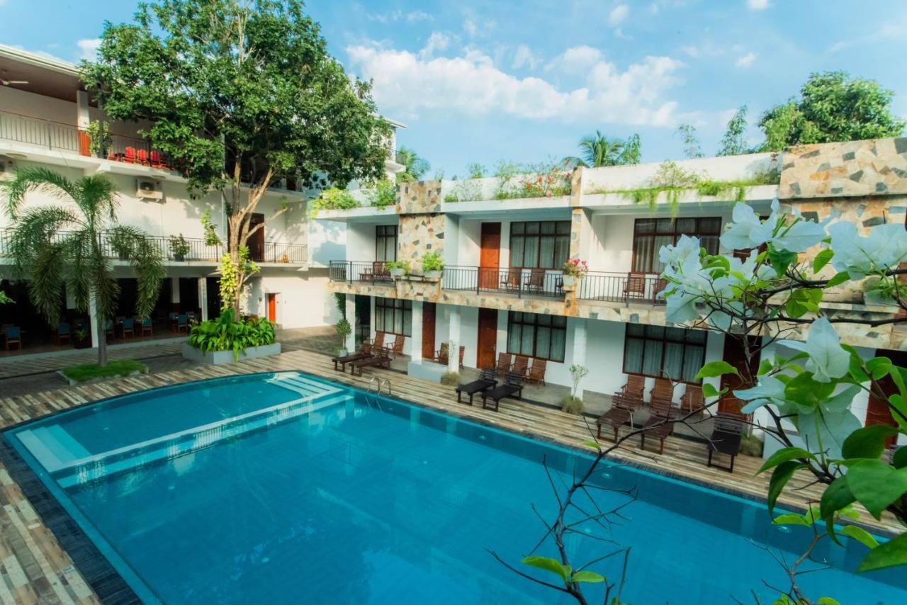 Royal Reach Udawalawe Hotel Buitenkant foto