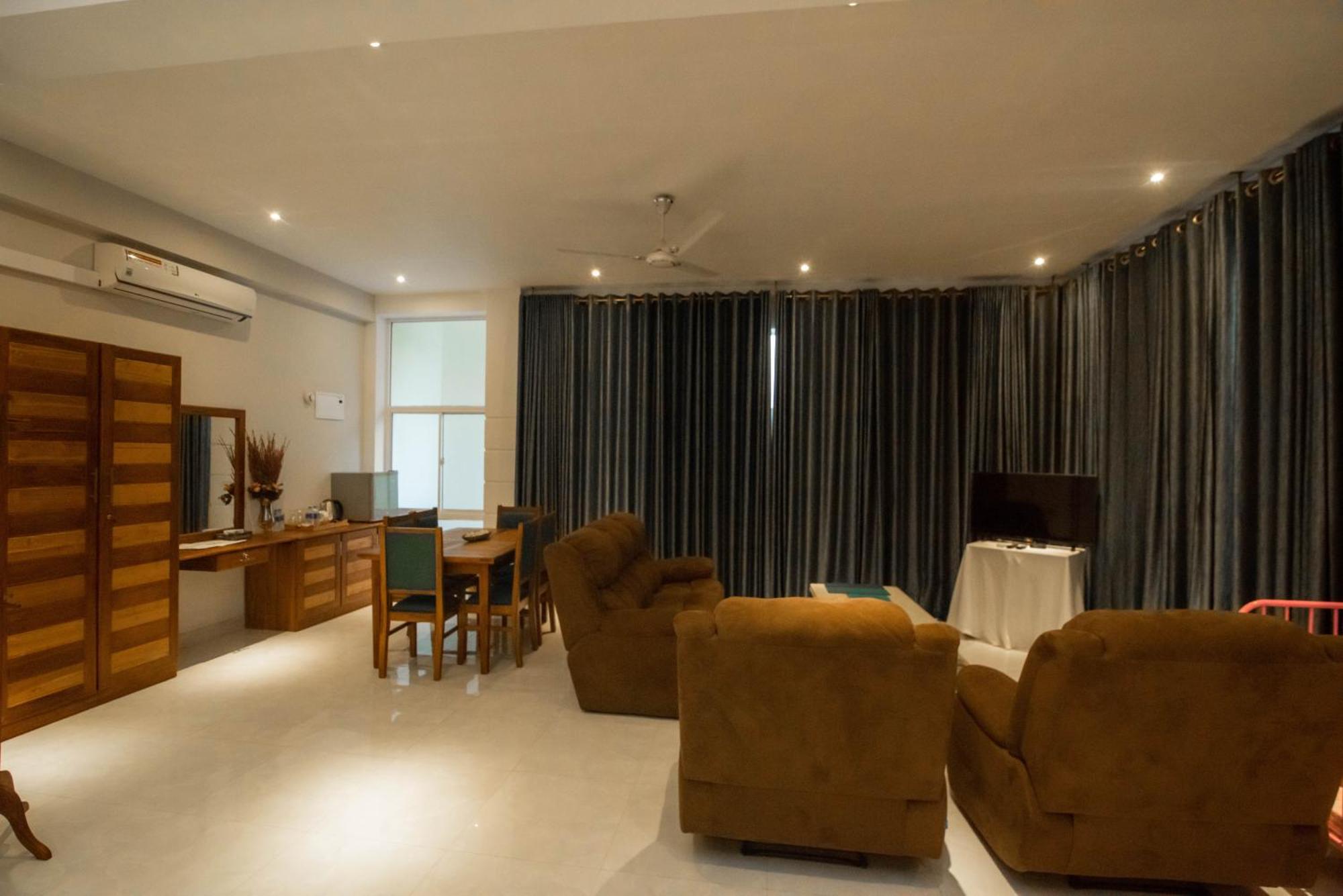 Royal Reach Udawalawe Hotel Kamer foto